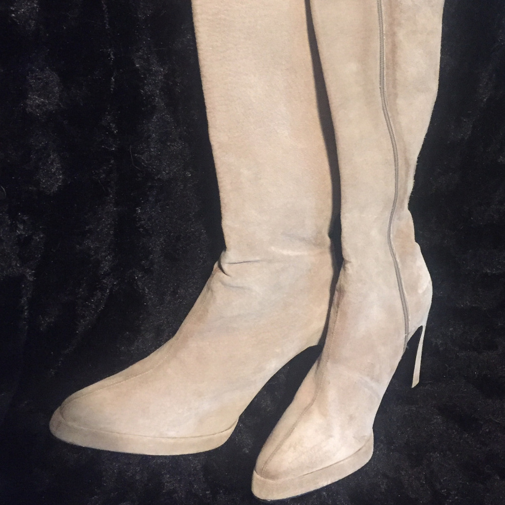 Genuine Suede Newport News Boots